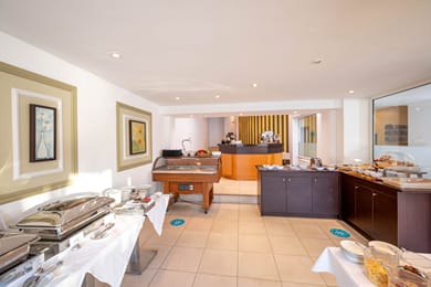 Kitro Hotel - Image 6