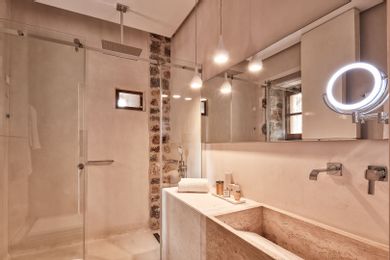 Private Pool Signature Suite Sea View