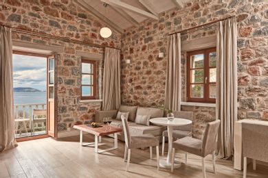 Upbeat One Bedroom Suite Sea View