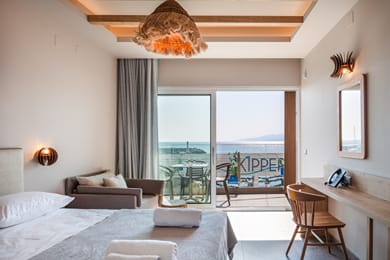 Skipper Beachfront Suites - Image 7