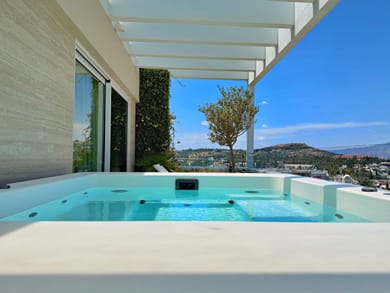 Penthouse Residence with two private Infinity Jacuzzi