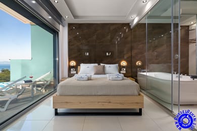 2 Bedroom Suite with InDoor Jacuzzi and Sea View