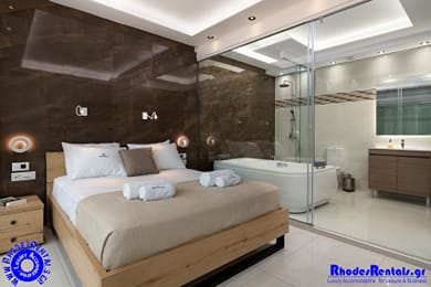 2 Bedroom Suite with InDoor Jacuzzi and Sea View