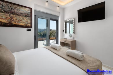 2 Bedroom Suite with Jacuzzi and Sea View