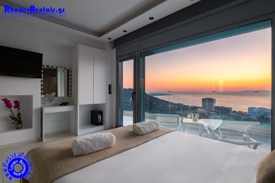 2 Bedroom Suite with Jacuzzi and Sea View