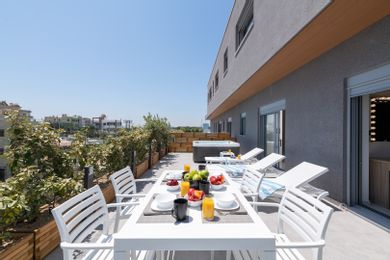3 Bedroom Suite with Jacuzzi and Sea View | 1