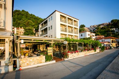 Kenta Beach Hotel - Image 2