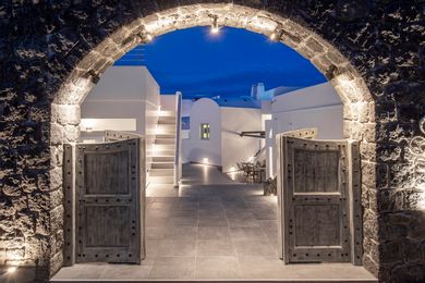Sole d'οro Luxury Suites Santorini - Image 3