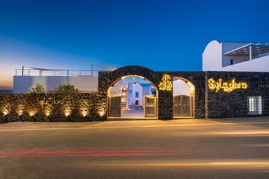 Sole d'οro Luxury Suites Santorini - Image 2