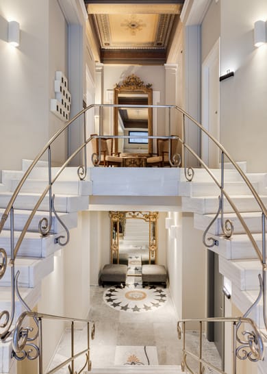 33 Solonos Suites - Image 2