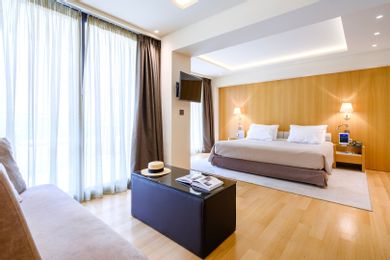 Deluxe Riviera Suite