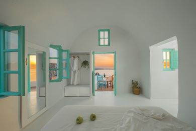 (Castle View - Oia) Suite with Panoramic Caldera View