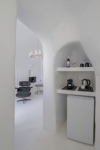 (Caldera View) SophOia Cave Suite with Outdoor Plunge Pool & Caldera View