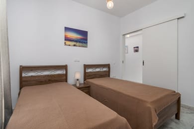 Soto’s Comfort House - Image 7