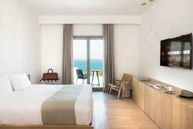 Executive Suite with Sea View and Heated Pool