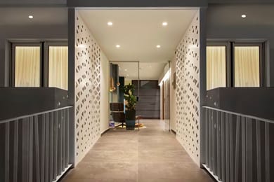 South 42 Athens - Image 3