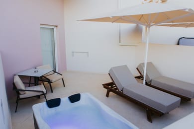 Twin Garden View with Jacuzzi