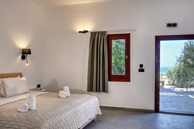 Executive Ηoneymoon Suite with Private Pool