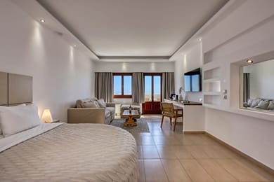 Honeymoon Suite with Outdoor Jacuzzi
