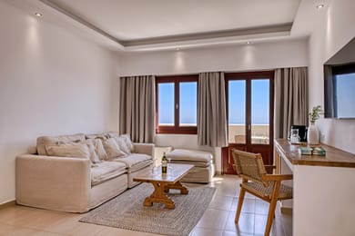 Honeymoon Suite with Outdoor Jacuzzi