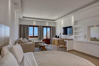 Honeymoon Suite with Outdoor Jacuzzi