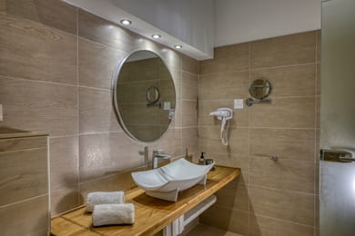 Jacuzzi Premium Suite - Indoor Jacuzzi