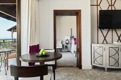 Deluxe Sea View Suite