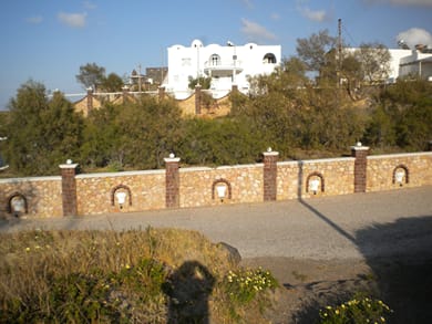 Starlight Luxury Seaside Villa & Suites - Image 2