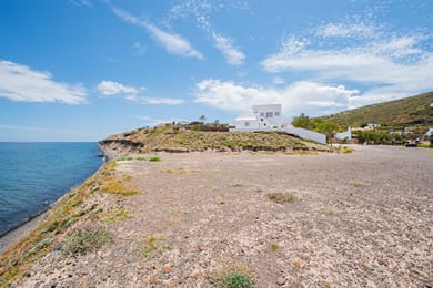 Starlight Luxury Seaside Villa & Suites - Image 5