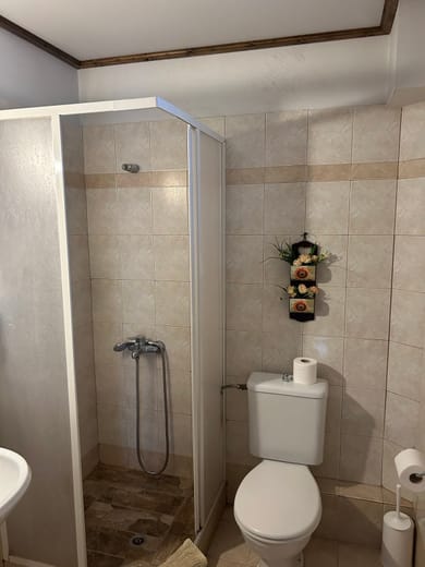 Xenonas Sta Tzakia - Image 5