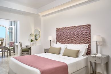 Deluxe Junior Suite with Sea View 2 guests