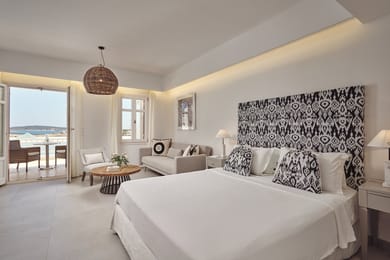 Deluxe Suite with Sea View and Hot Tub