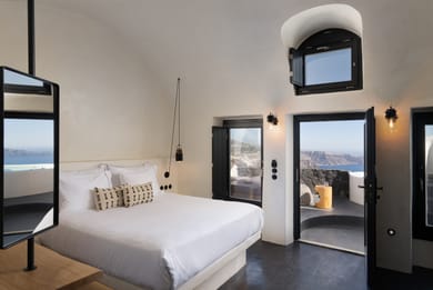 Executive Honeymoon Cave with Caldera View- Outdoor Hot Tub