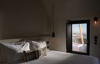 Executive Honeymoon Cave with Caldera View- Outdoor Hot Tub