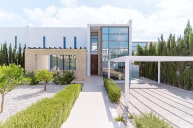 6 Bedroom Seafront Villas