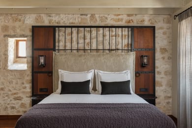 Deluxe Loft with bathtub & fireplace