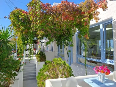 Stratos Apartments & Studios - Image 3