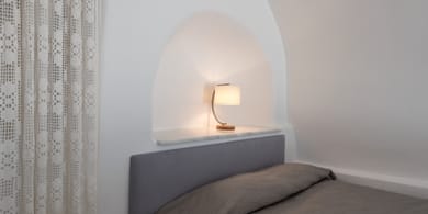 Traditional Cave Studio with Caldera View (2-3 Adults) - Annex