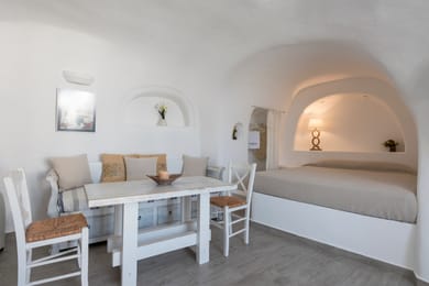 Traditional Cave Studio with Caldera View (2 Adults) - Annex