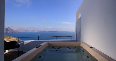 Family Cave Villa with Hot Tub and Caldera View Up to 4 guests