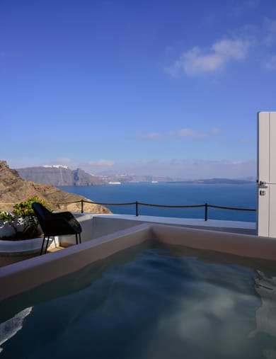 Family Cave Villa with Hot Tub and Caldera View Up to 4 guests