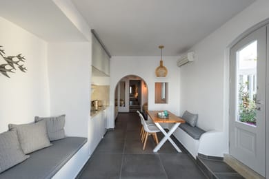 One Bedroom Villa with Hot Tub and Caldera View