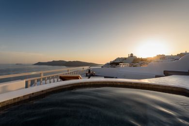 One Bedroom Villa with Hot Tub and Caldera View