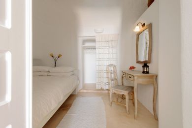 Superior Traditional Apartment with Caldera View (2-3 Adults) - Annex