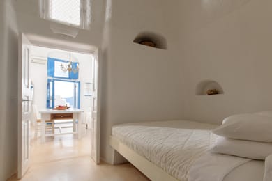 Superior Traditional Apartment with Caldera View (2-3 Adults) - Annex