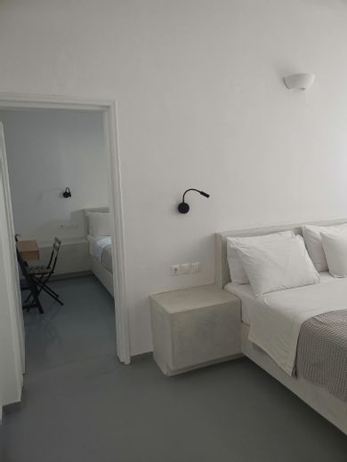 2 Bedroom Deluxe Suite (Caldera View)