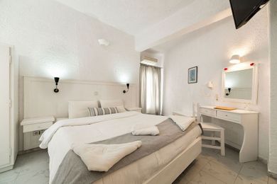 Junior Suite (Caldera View)