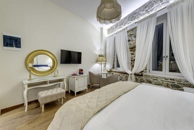 1844 Suites - Image 7