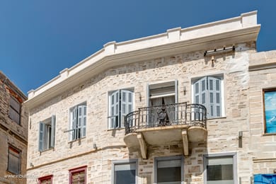 1844 Suites - Image 2