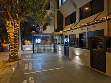 10 Apartments & Suites Athens - Image 3